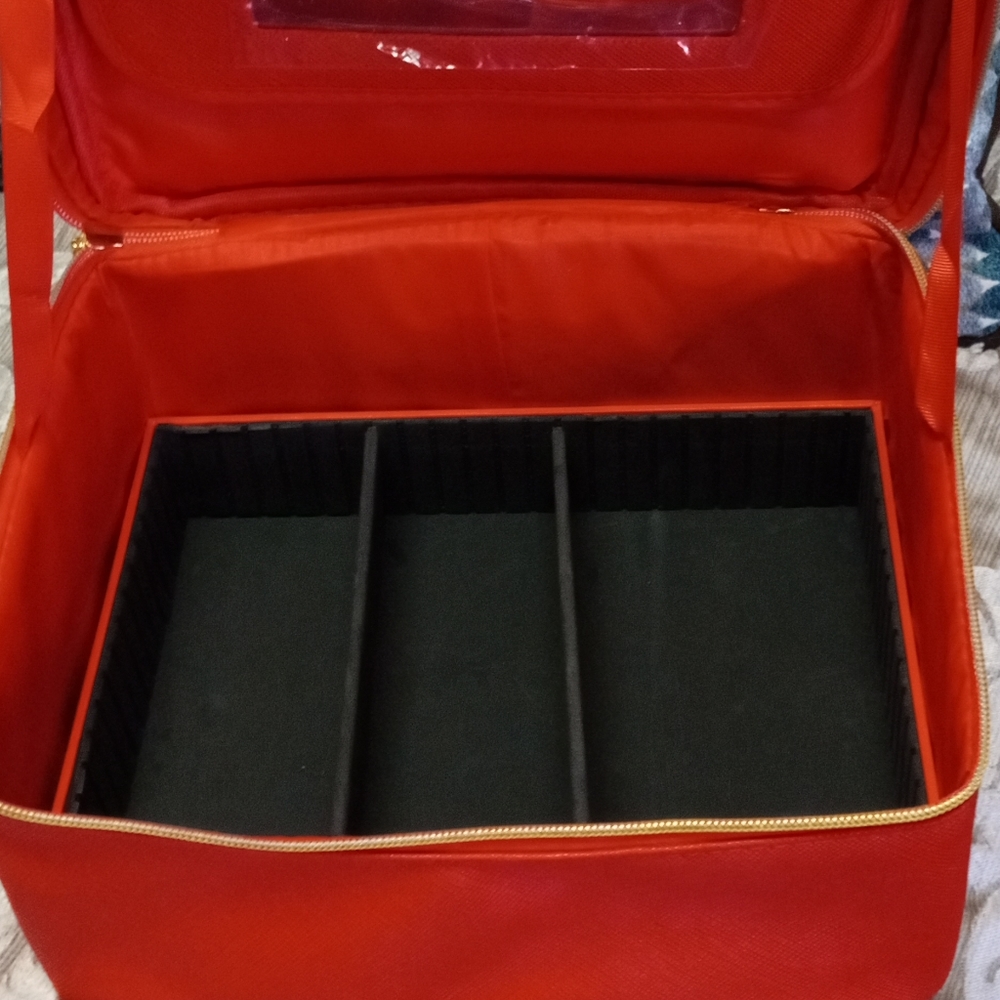 Red Carry Case - Picture 11 of 12